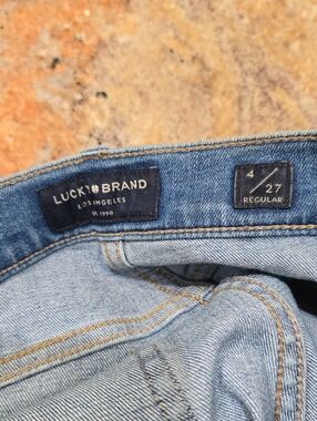 Lucky Brand Women's Light Blue Sweet Boot Dostressed Jeans